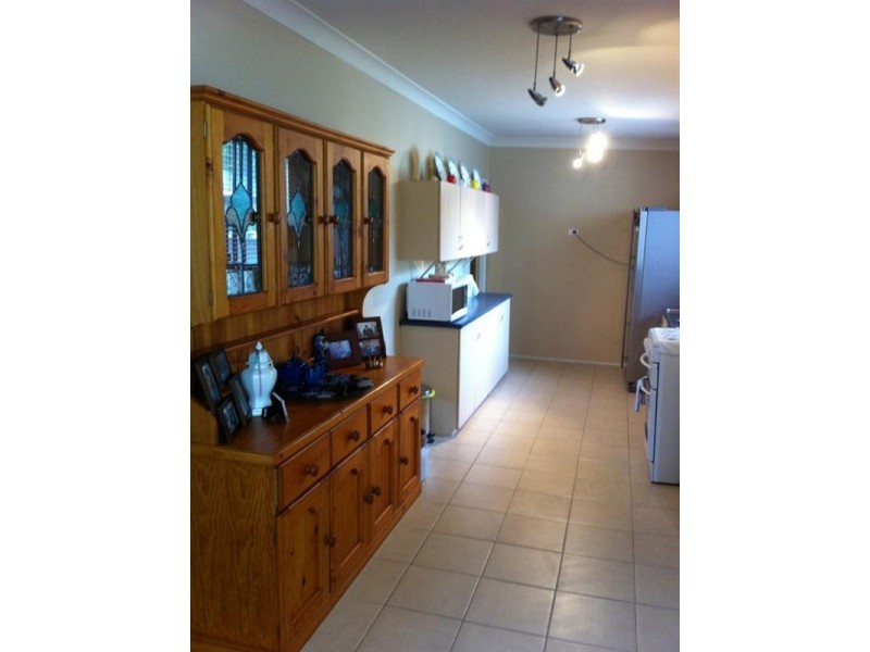 39 Golden Avenue, Point Clare NSW 2250