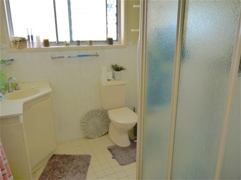 33 Scott Street, Point Clare NSW 2250