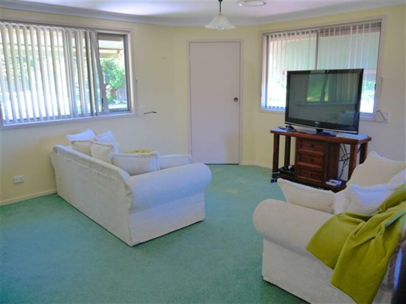 33 Scott Street, Point Clare NSW 2250