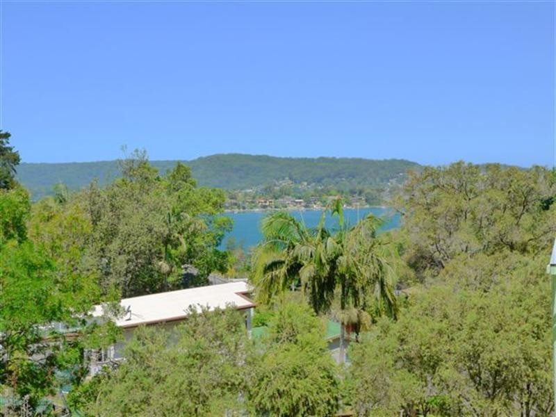 33 Scott Street, Point Clare NSW 2250