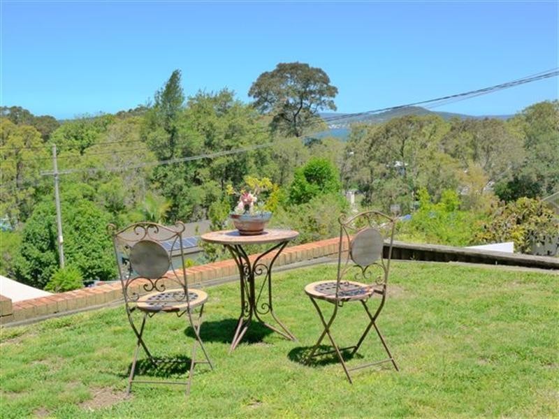 33 Scott Street, Point Clare NSW 2250