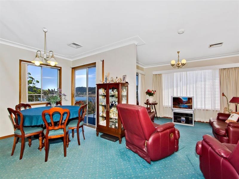 19 Penang Street, Point Clare NSW 2250