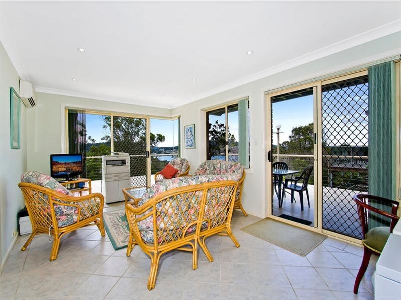 19 Penang Street, Point Clare NSW 2250