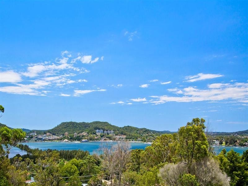 19 Penang Street, Point Clare NSW 2250