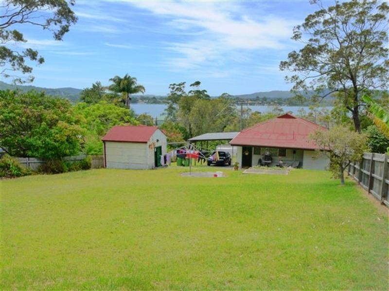 31 Brisbane Water Drive, Point Clare NSW 2250