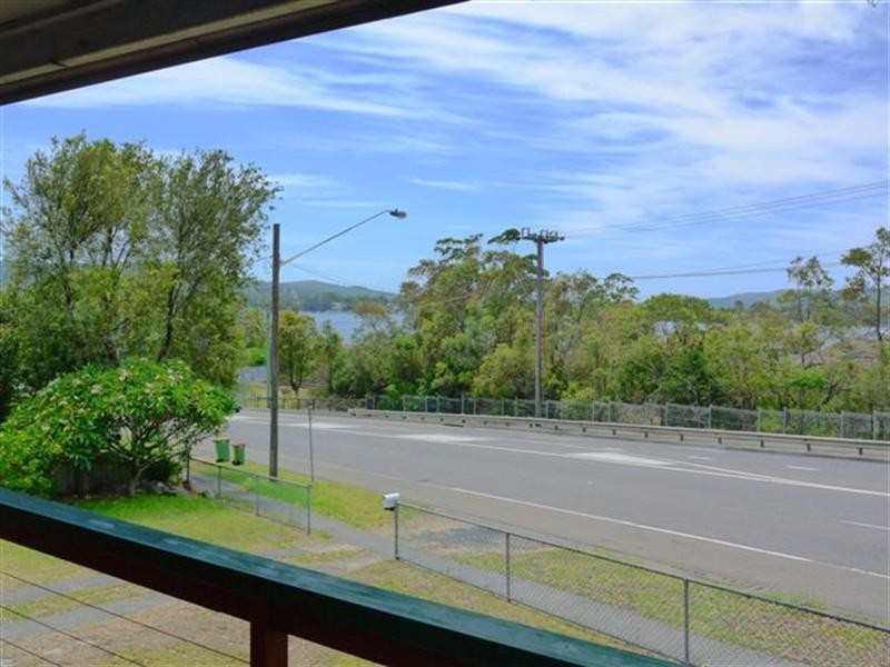 31 Brisbane Water Drive, Point Clare NSW 2250