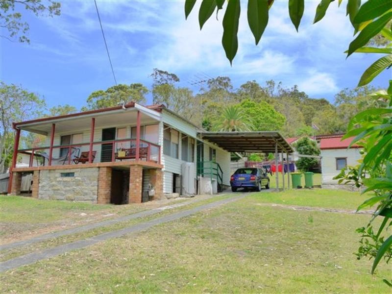 31 Brisbane Water Drive, Point Clare NSW 2250