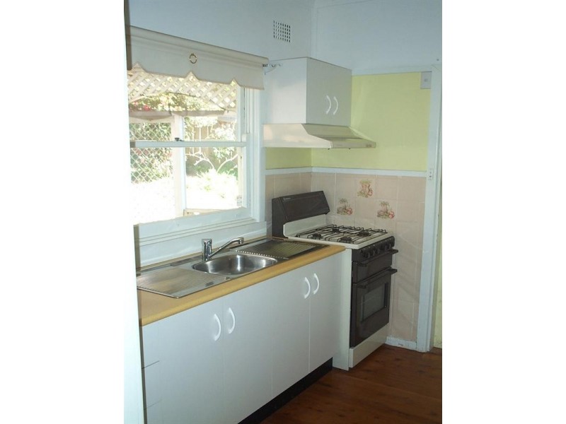 141 Brisbane Water Drive, Point Clare NSW 2250