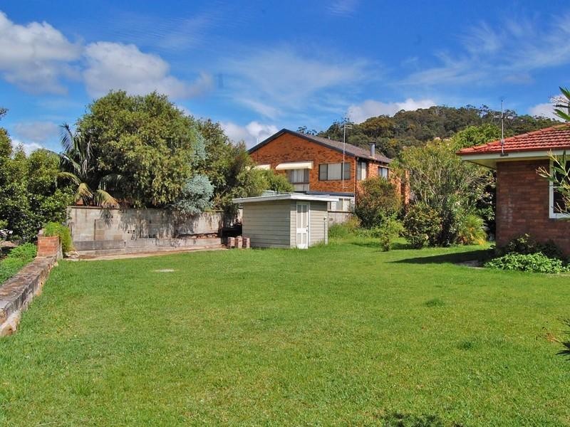 19 Noonan Point Avenue, Point Clare NSW 2250