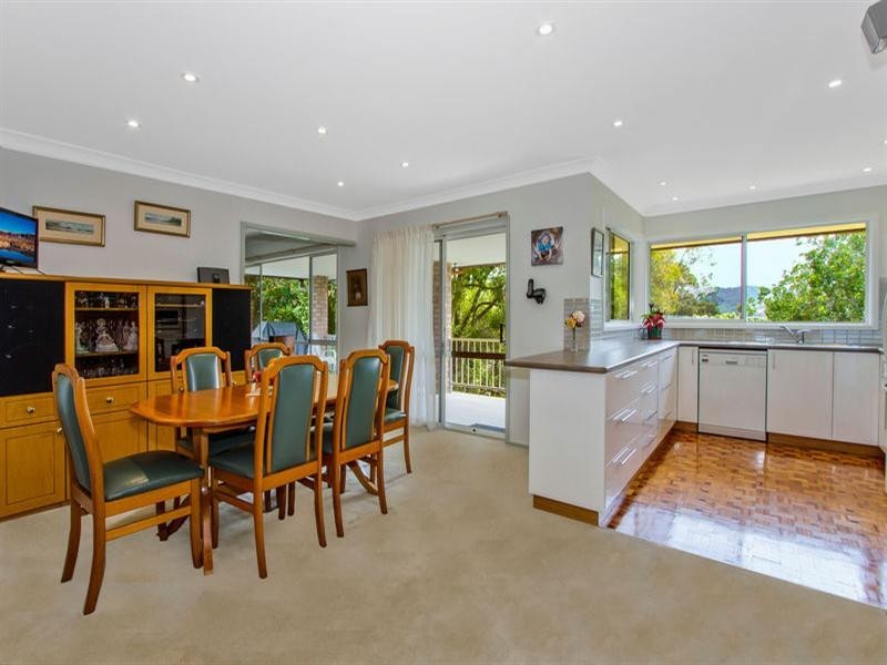 8 Margaret Street, Point Clare NSW 2250