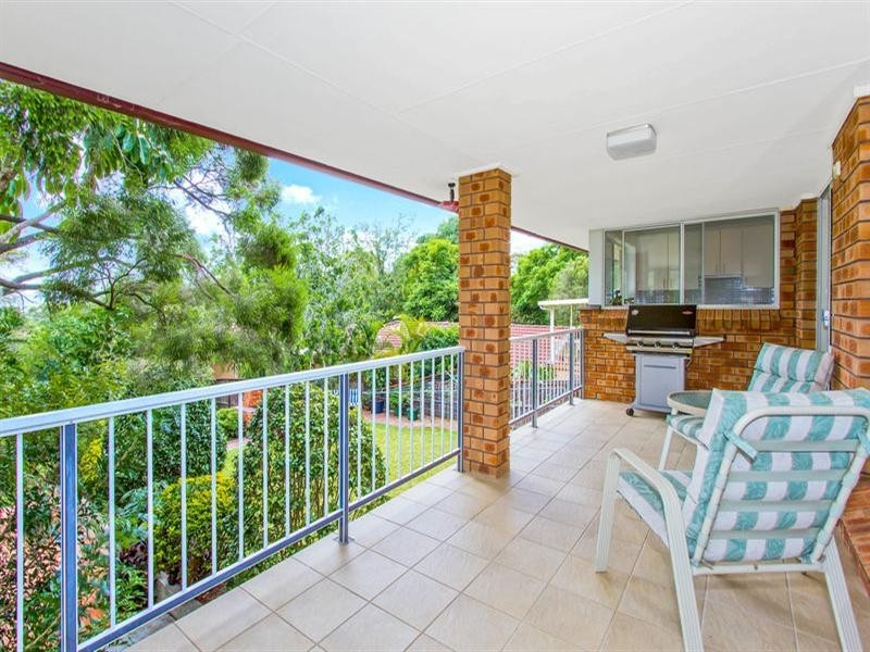 8 Margaret Street, Point Clare NSW 2250