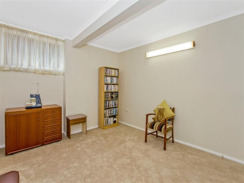 8 Margaret Street, Point Clare NSW 2250