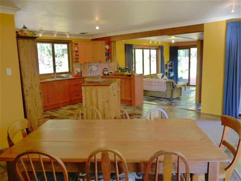 20 Nari Avenue, Point Clare NSW 2250