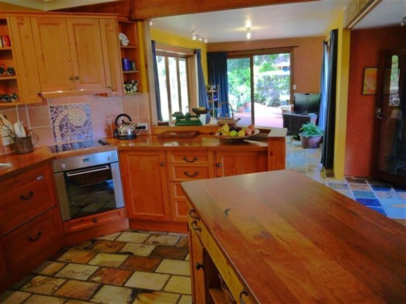 20 Nari Avenue, Point Clare NSW 2250