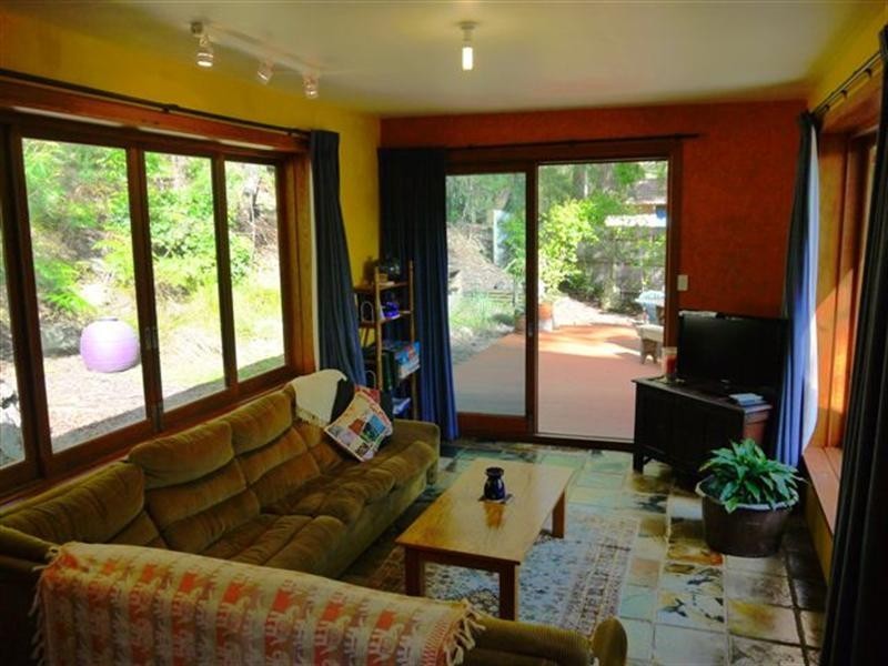 20 Nari Avenue, Point Clare NSW 2250