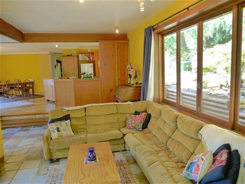 20 Nari Avenue, Point Clare NSW 2250