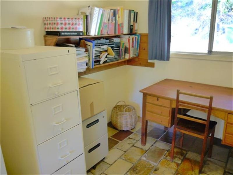 20 Nari Avenue, Point Clare NSW 2250