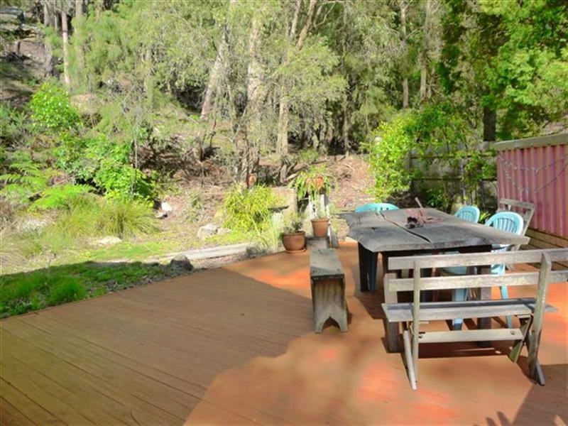 20 Nari Avenue, Point Clare NSW 2250