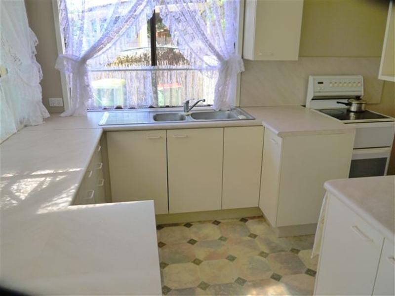 39 Bayline Drive, Point Clare NSW 2250