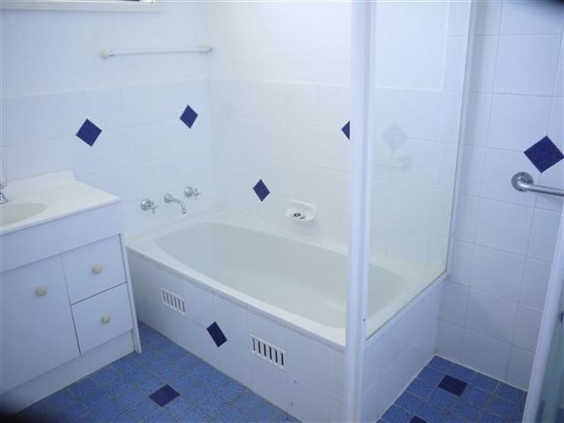 39 Bayline Drive, Point Clare NSW 2250