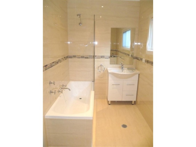 51b Brisbane Water Drive, Point Clare NSW 2250