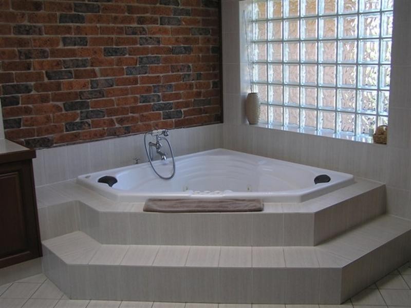 7 Talinga Avenue, Point Clare NSW 2250