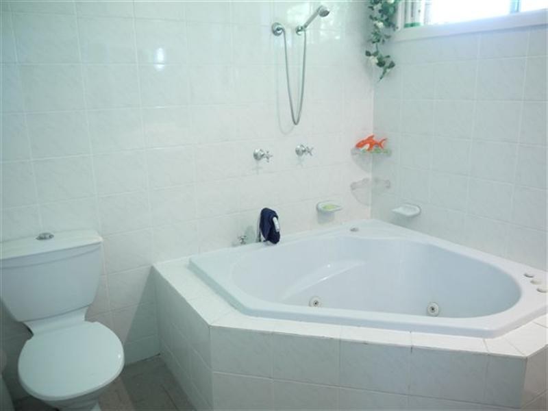 29 Fiona Street, Point Clare NSW 2250