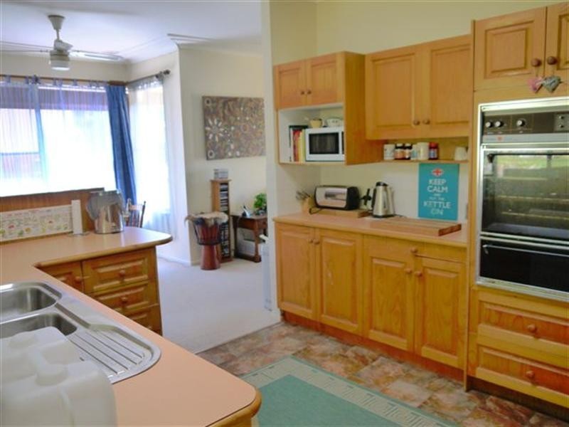 29 Fiona Street, Point Clare NSW 2250