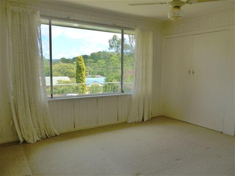 41 Orange Parade, Wyoming NSW 2250