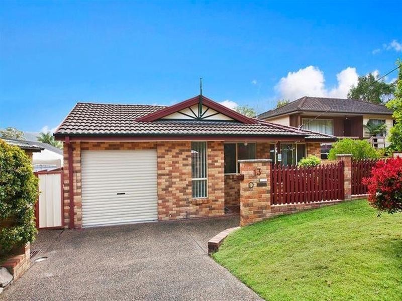 13 Priestly Parade, Point Clare NSW 2250