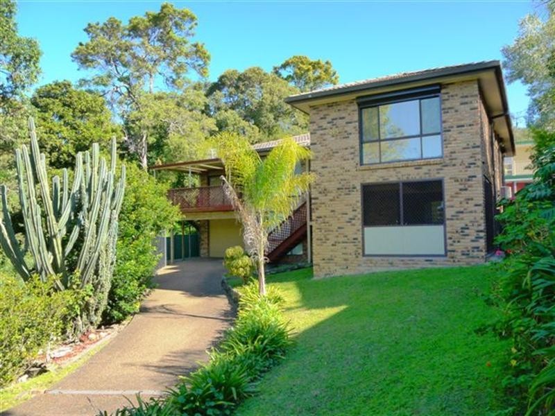 83 Brisbane Water Drive, Point Clare NSW 2250