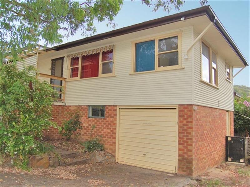 1 Priestly Parade, Point Clare NSW 2250