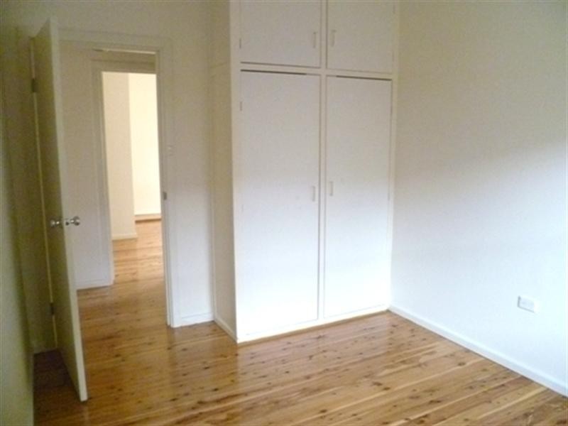 18 Nioka Aveneue, Point Clare NSW 2250