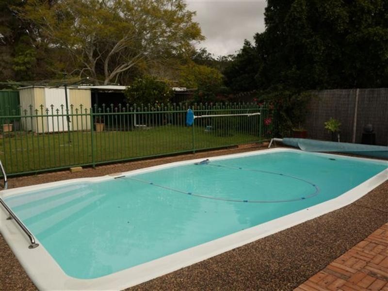 4 Turtle Close, Point Clare NSW 2250