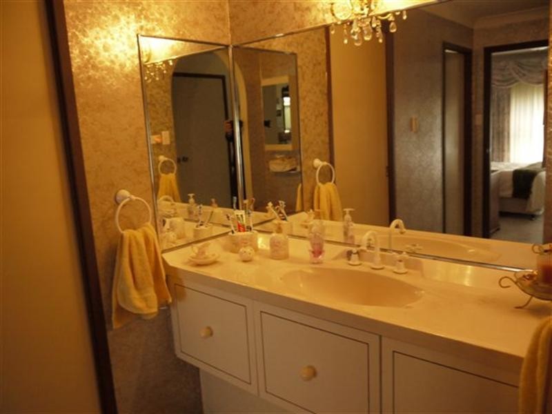 4 Turtle Close, Point Clare NSW 2250