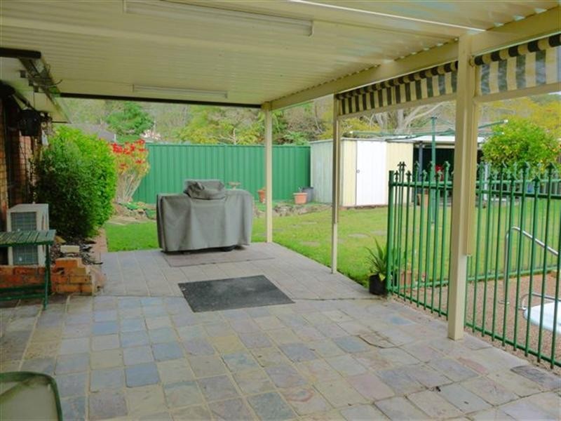 4 Turtle Close, Point Clare NSW 2250