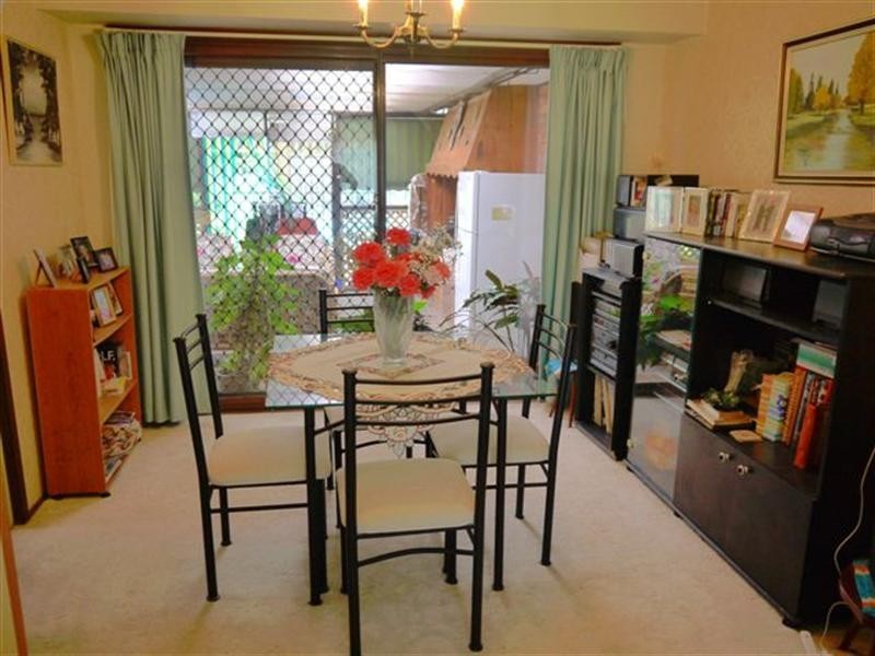 4 Turtle Close, Point Clare NSW 2250