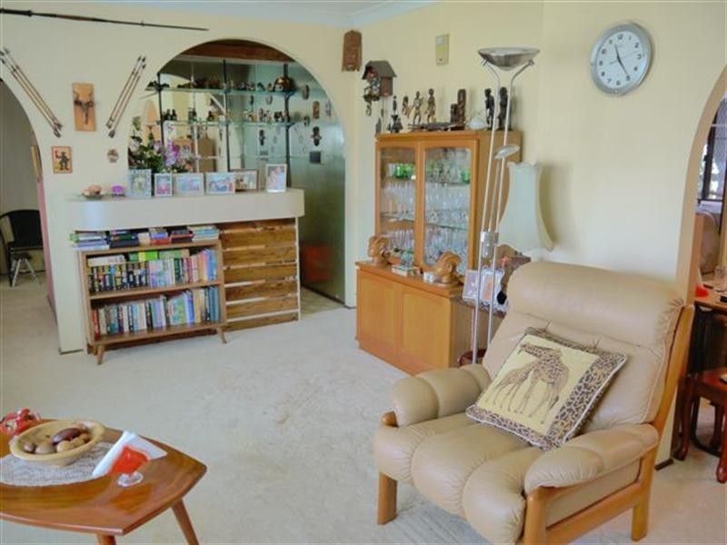 4 Turtle Close, Point Clare NSW 2250