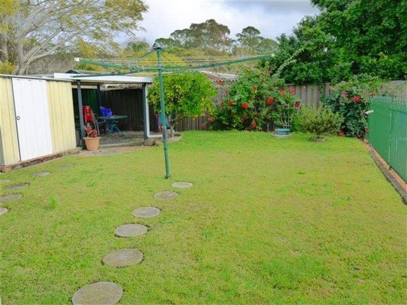 4 Turtle Close, Point Clare NSW 2250