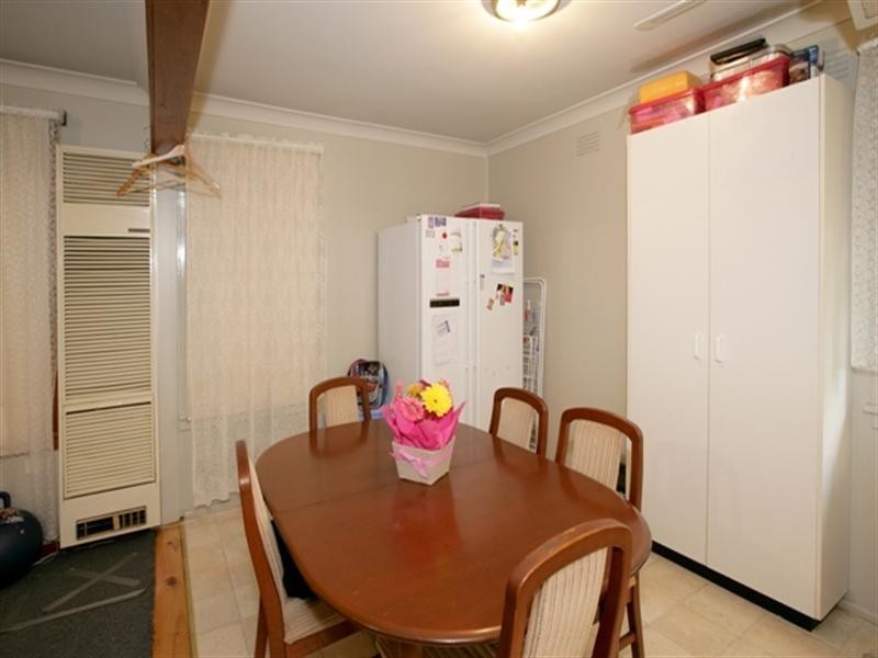 1 Victoria Street, Mount Austin NSW 2650