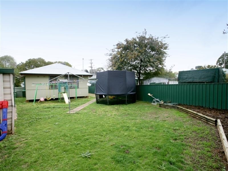 1 Victoria Street, Mount Austin NSW 2650
