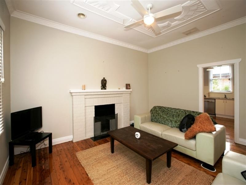 18 Lindsay Street, Turvey Park NSW 2650