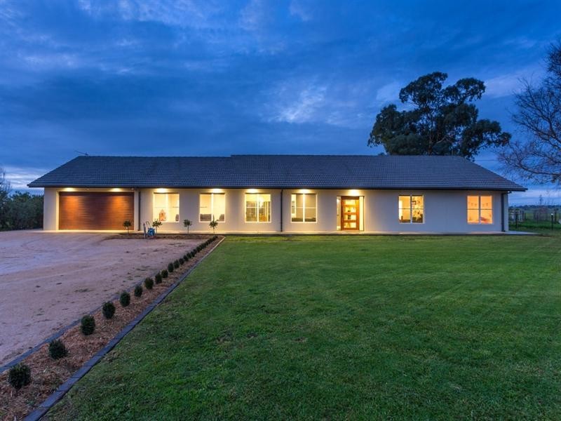 18 Dunns Road, Wagga Wagga NSW 2650