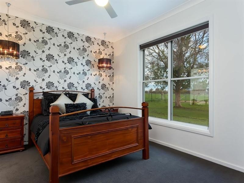 18 Dunns Road, Eunanoreenya NSW 2650