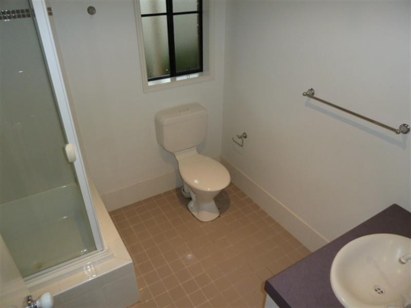 2/8 Ulandra Place, Wagga Wagga NSW 2650