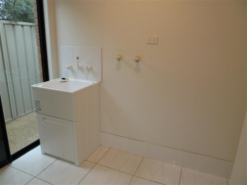 2/8 Ulandra Place, Wagga Wagga NSW 2650