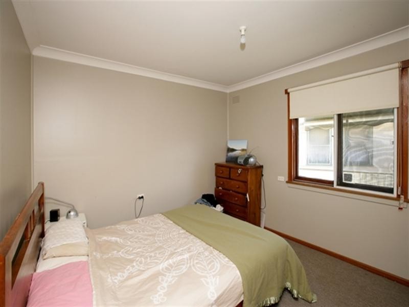 42 McKell Avenue, Mount Austin NSW 2650