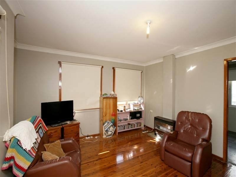 42 McKell Avenue, Mount Austin NSW 2650