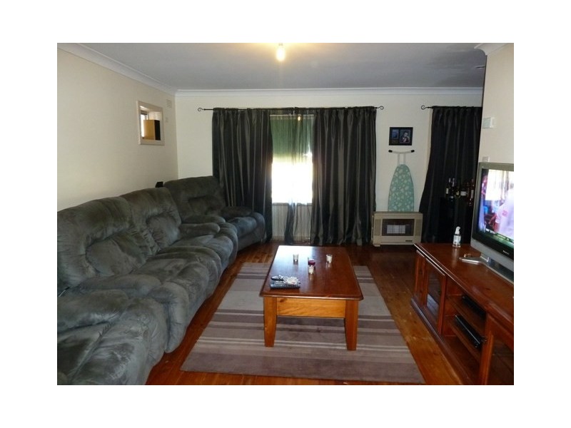 6 Geneva Crescent, Wagga Wagga NSW 2650