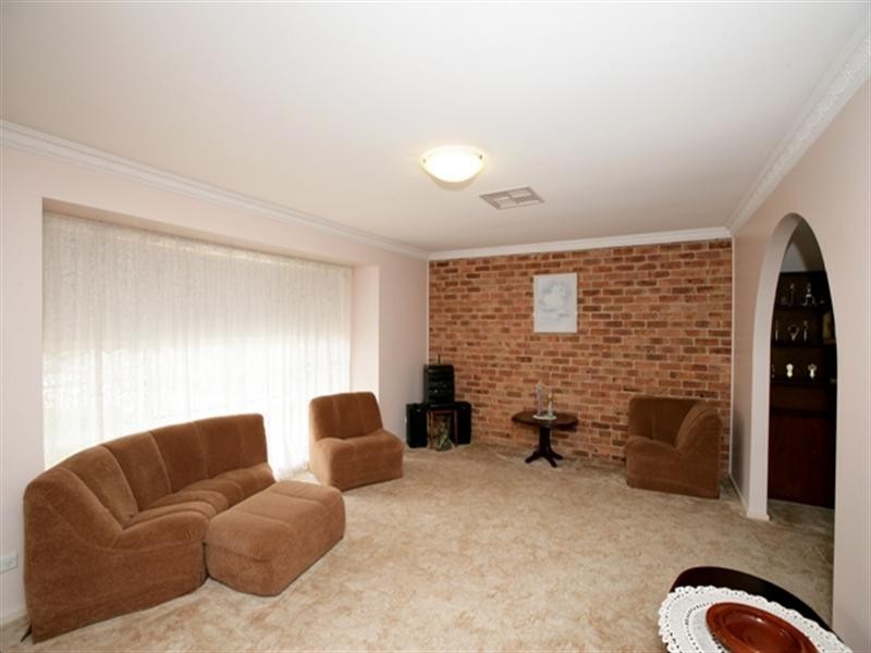 34 Oleander Crescent, Lake Albert NSW 2650